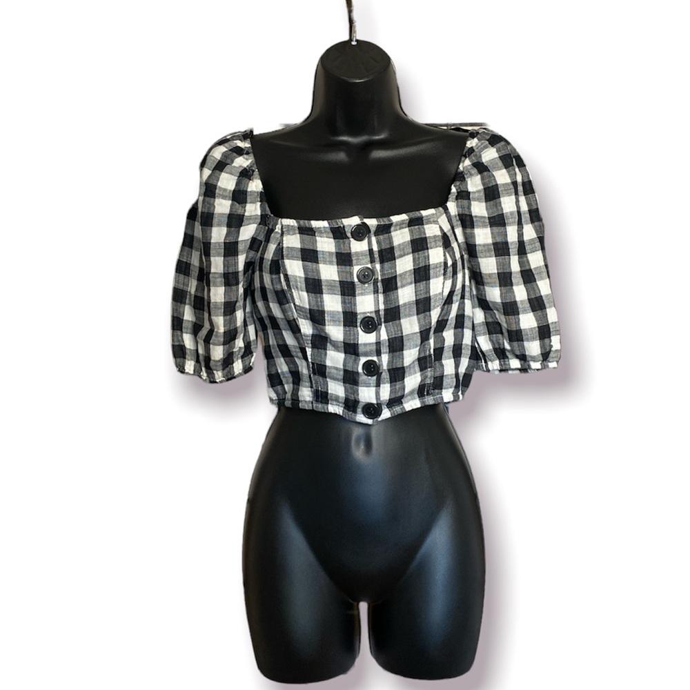 Cropped Black and White Plaid Top
